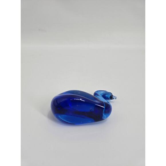 Vintage MCM Cobalt Blue Viking Glass Swam Paperweight - Picture 3 of 3